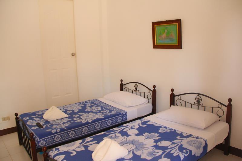 Dona Jovita Garden Resort Calamba  Luaran gambar